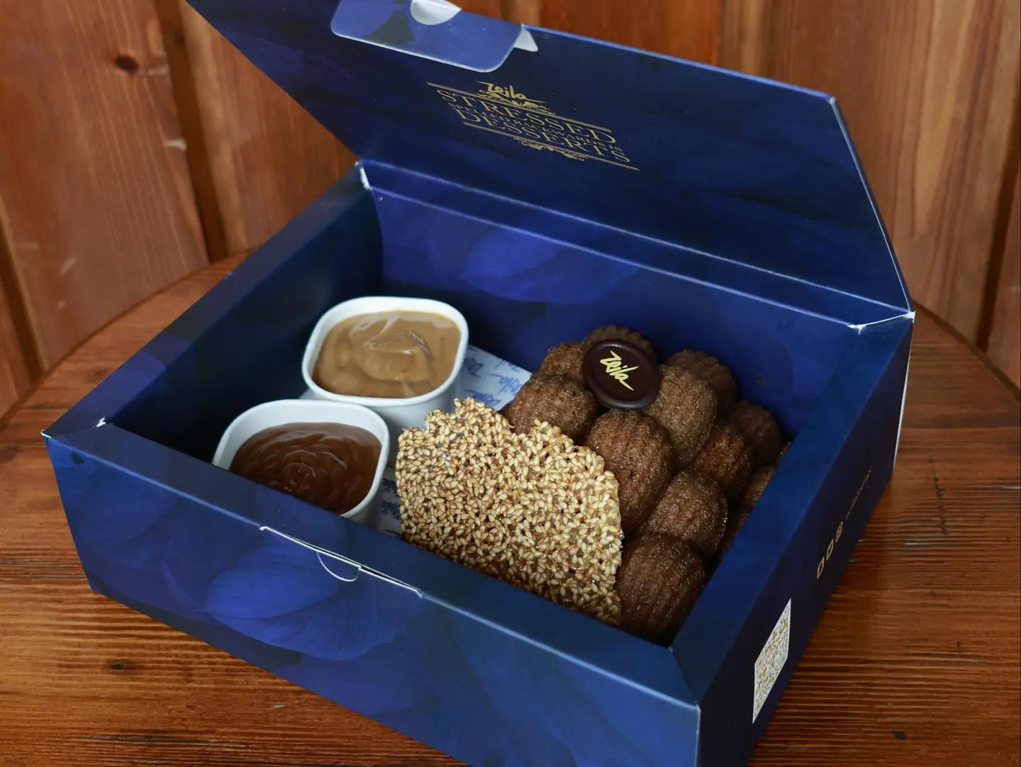 Box Madeleine Date Cake