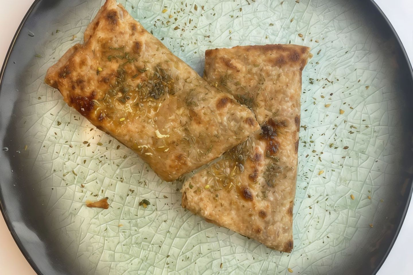 فطيرة زعتر مع زيت الزيتون