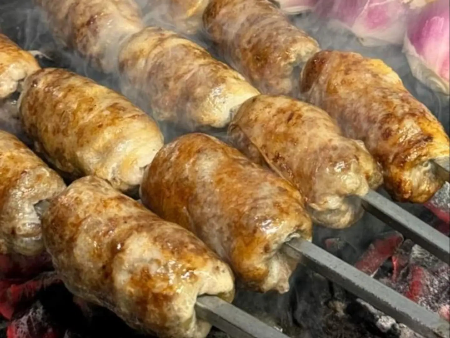 نص كيلو طرب مع خبز وطحينه وسلطه