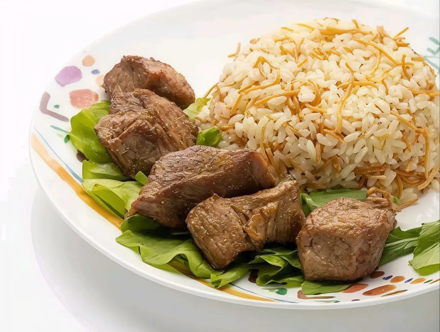 لحمـة محمـرة مـع أرز وخضار