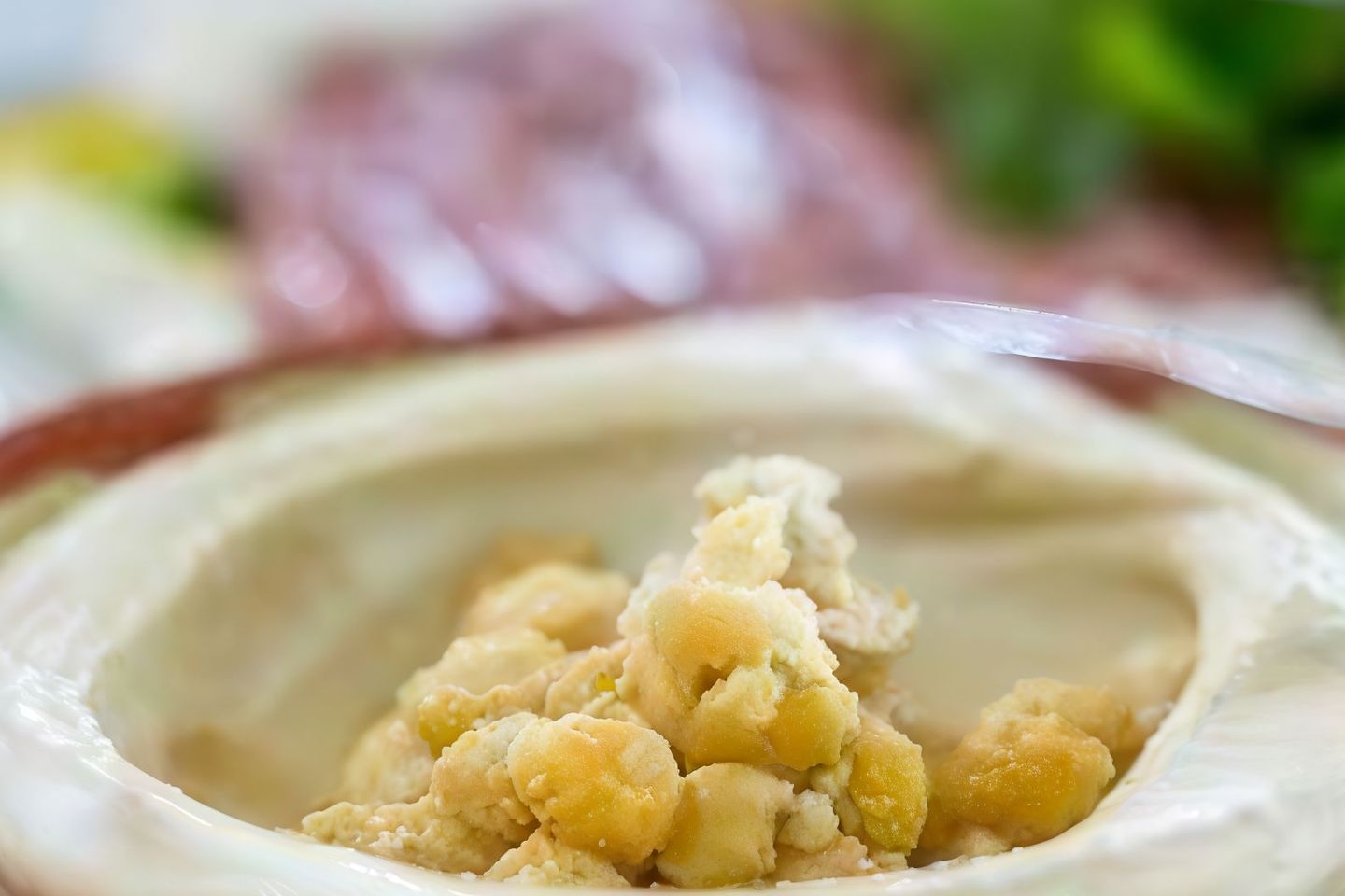 Hummus With Sandwich