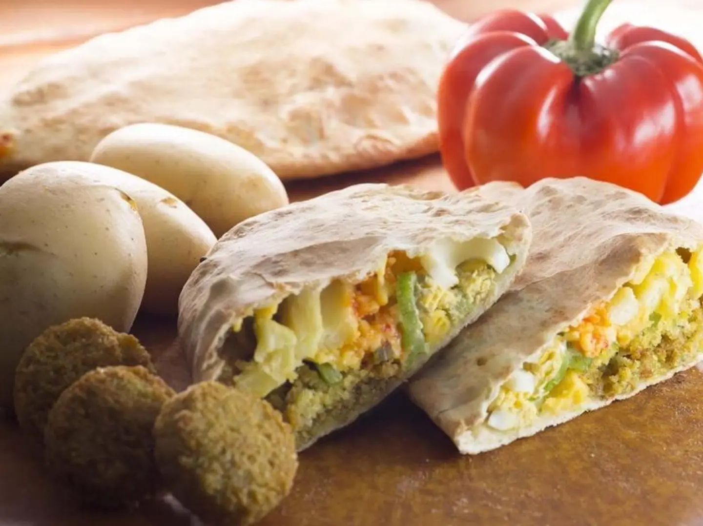 فطيرة فلافل لبنة