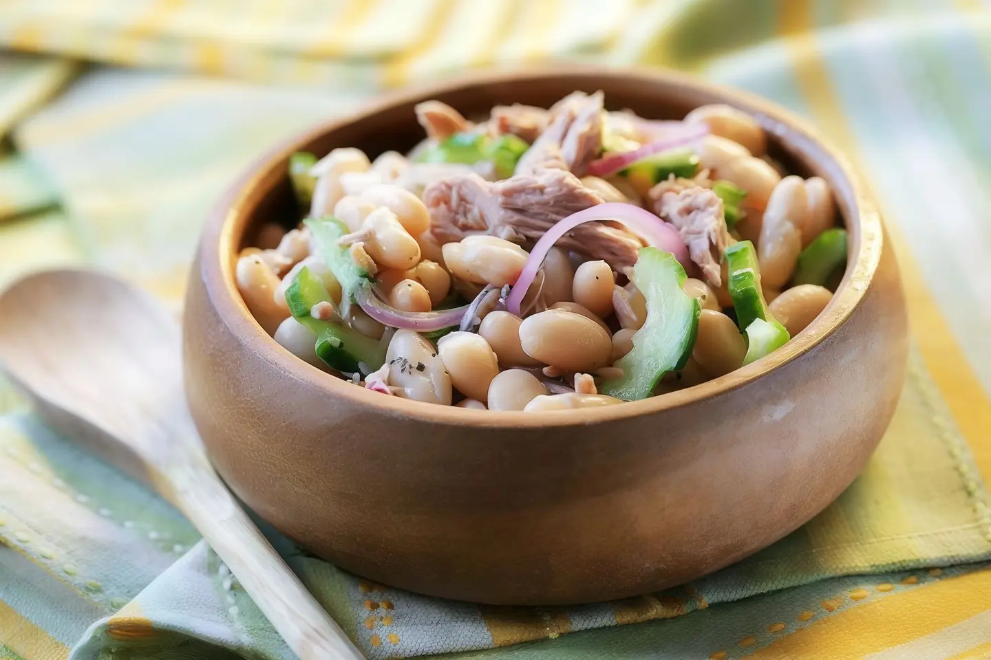 فاصوليا بالتونة