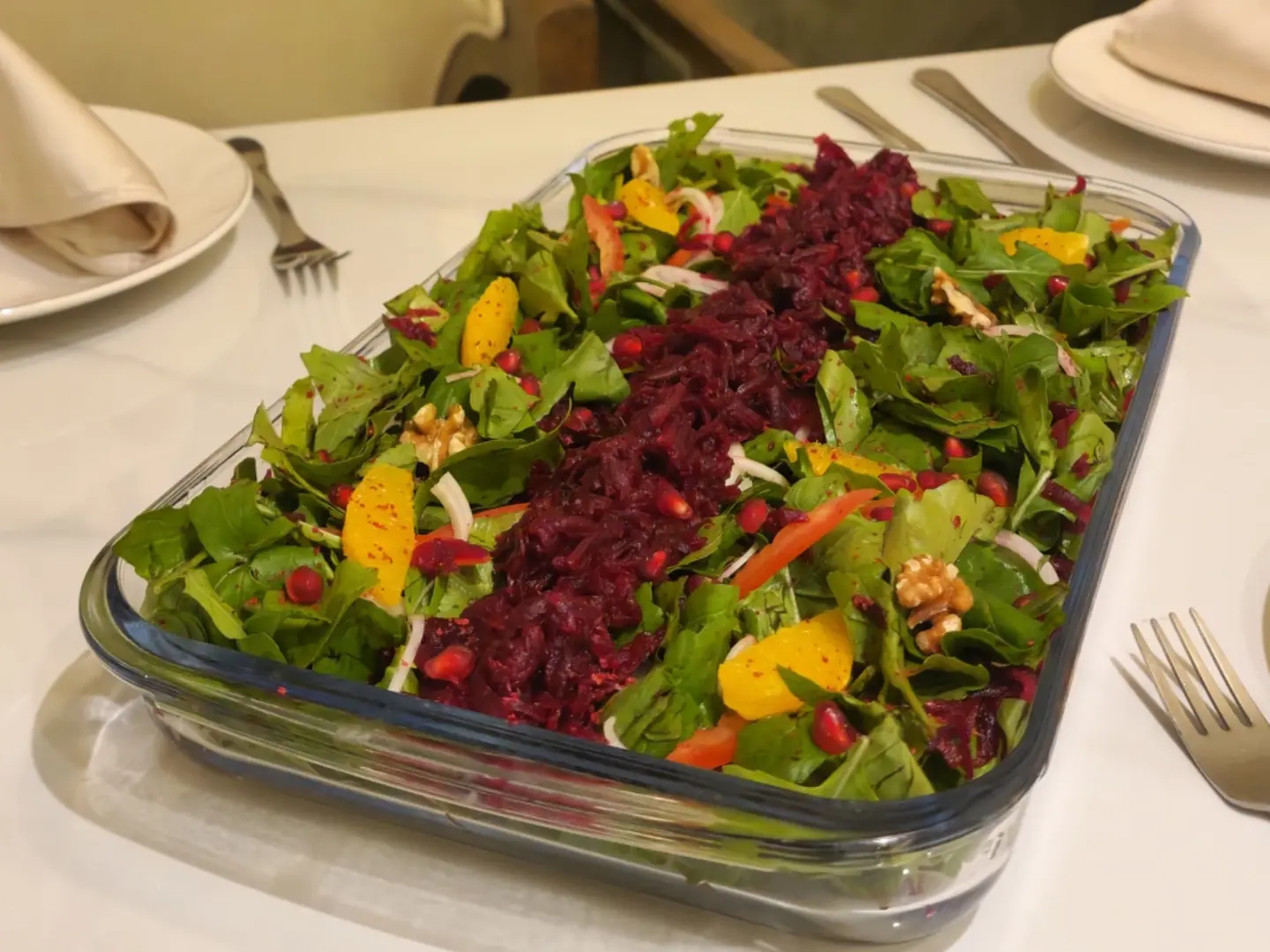 صنية جرجير بالشمندر والرمان