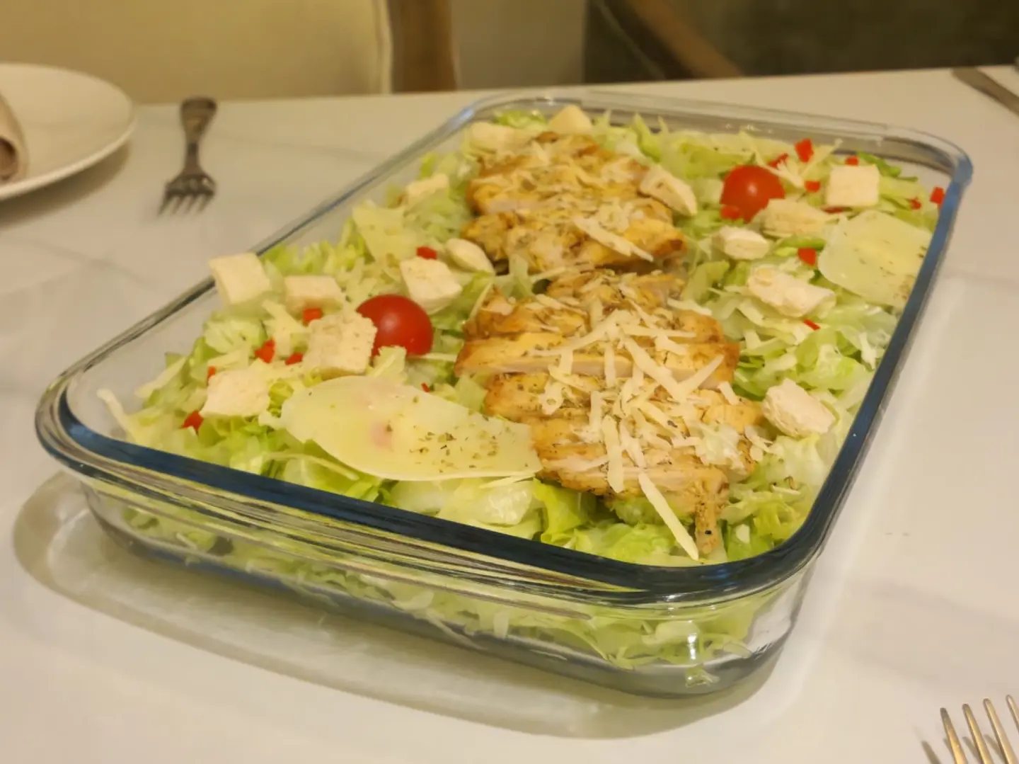 سلطة سيزر بالدجاج