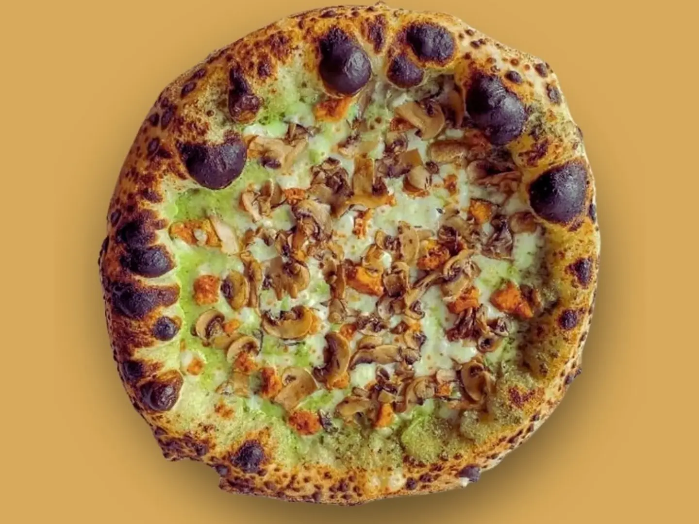 بيتزا بيستو الدجاج وسط