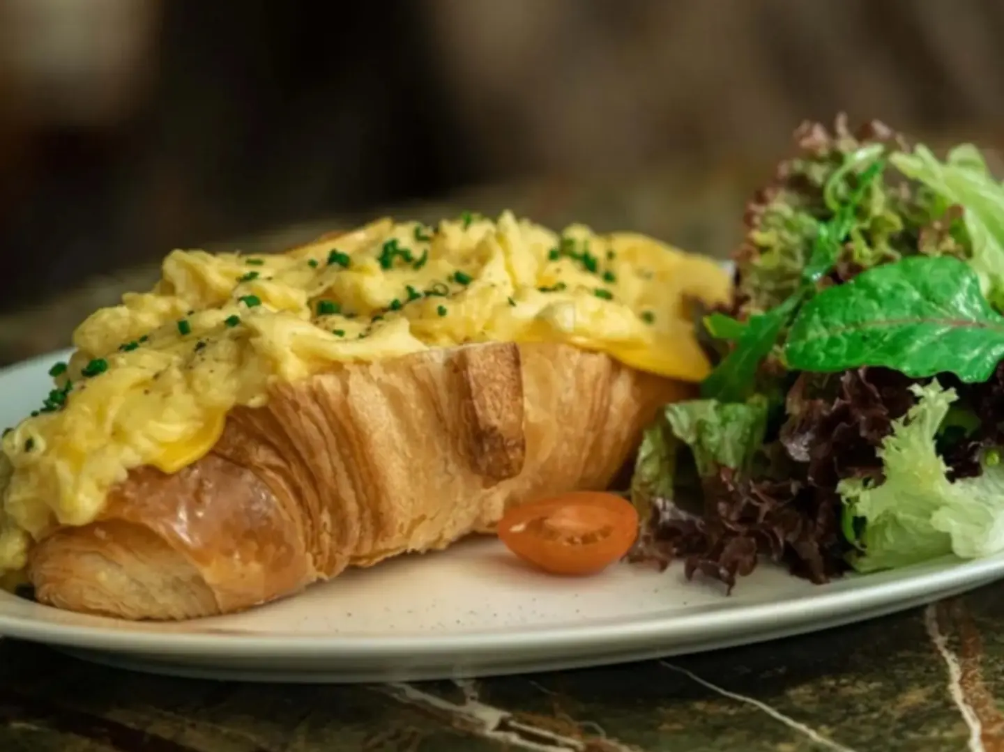 Scramble Croissant