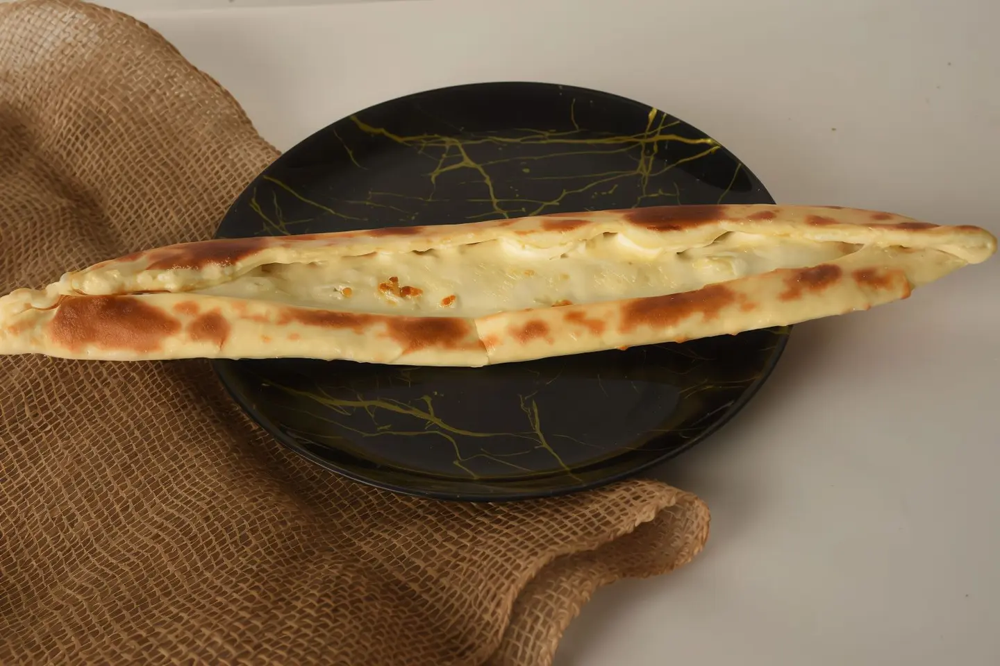 فطيرة موزريلا
