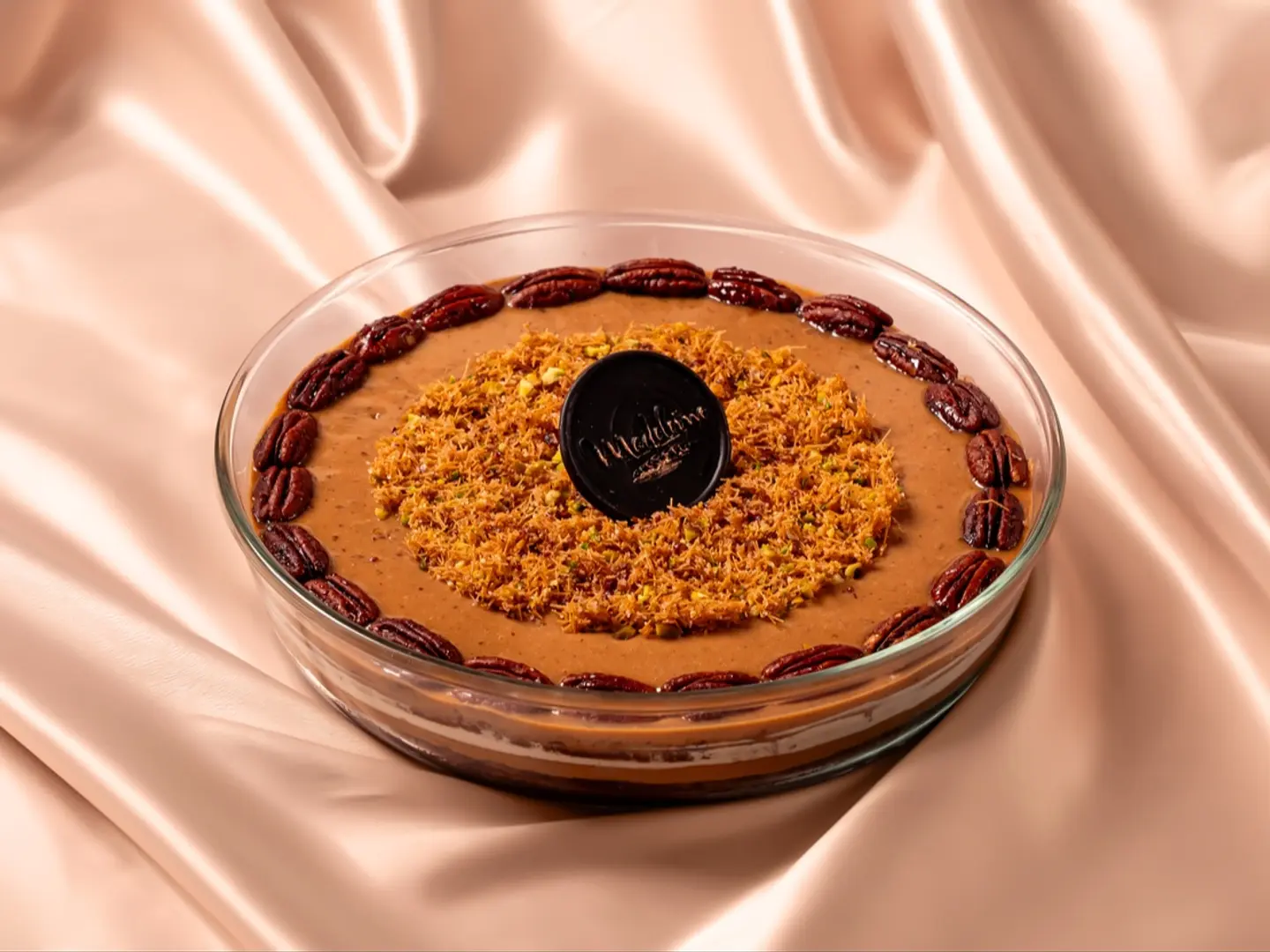 بودنغ التمر والجوز