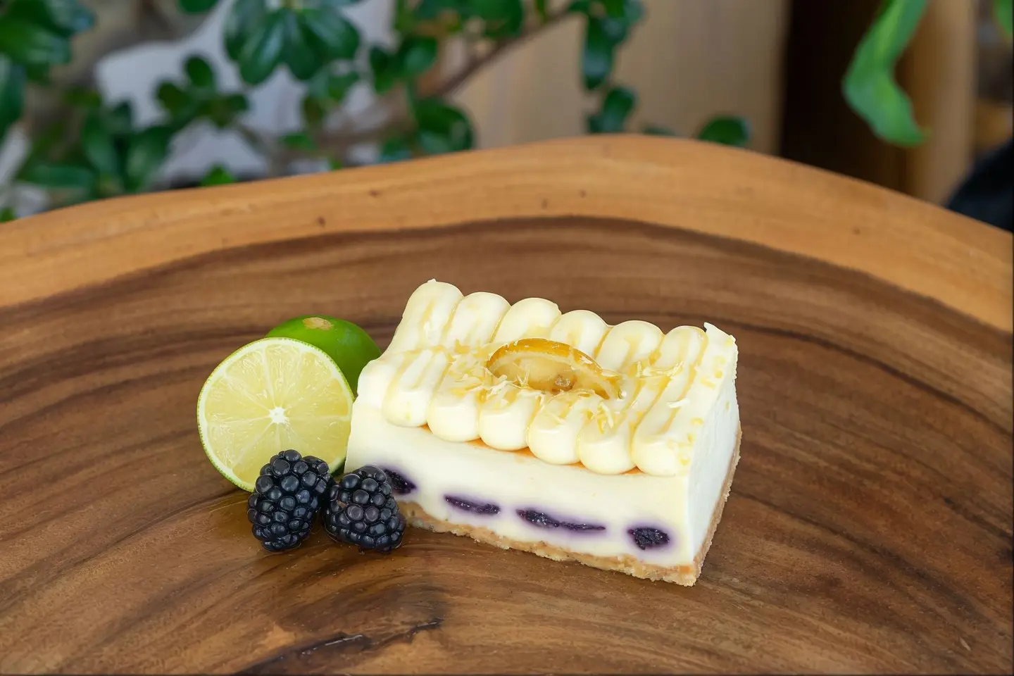 تشيزكيك ليمون بالتوت