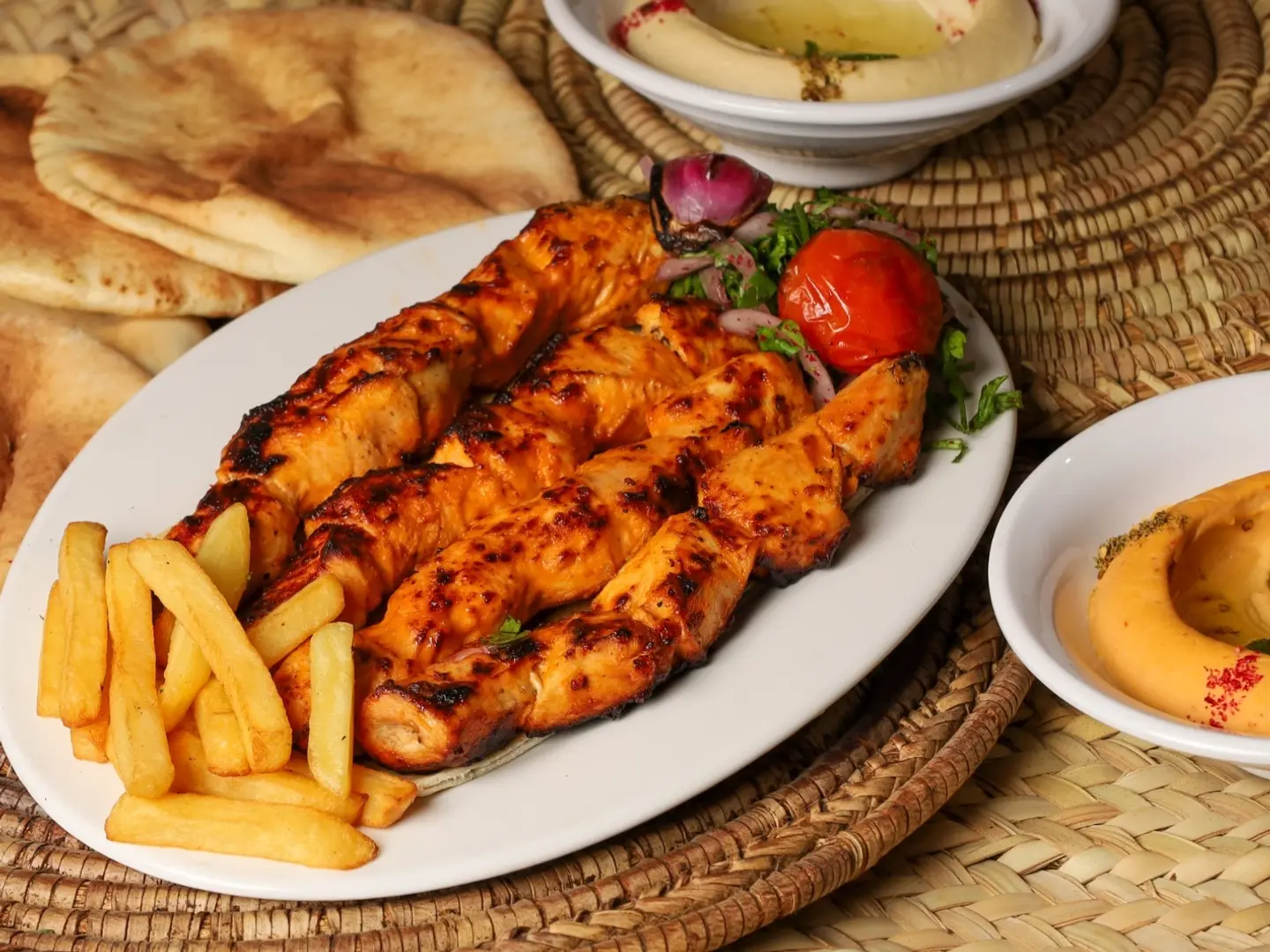 نفر شيش طاووق