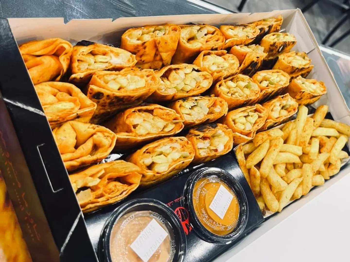 بوكس شاورما احمر