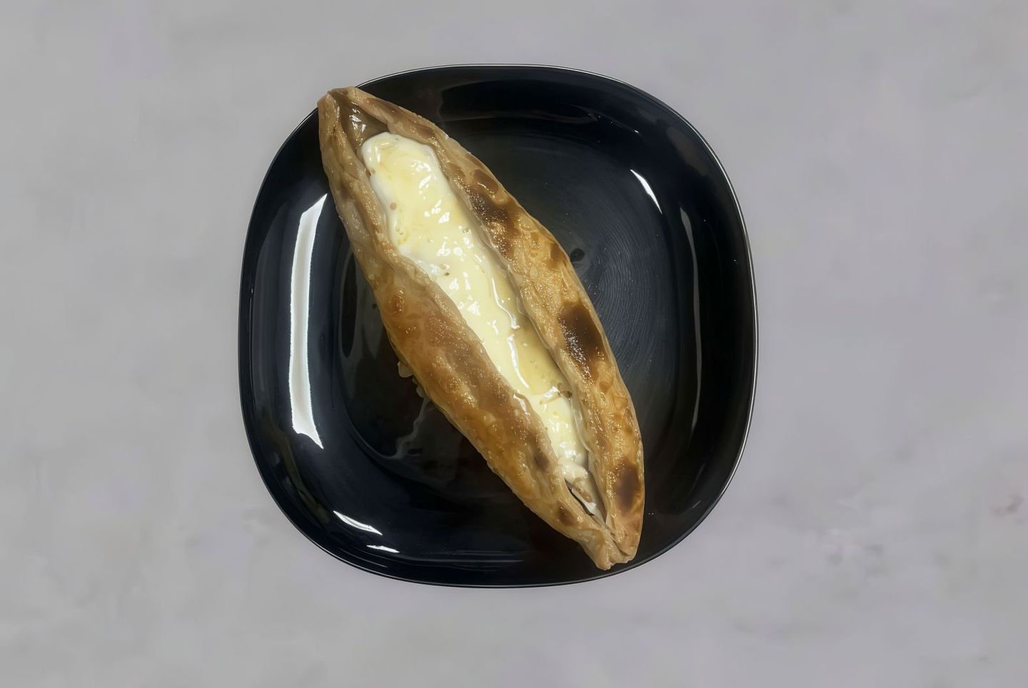 فطيرة اللبنه بالعسل