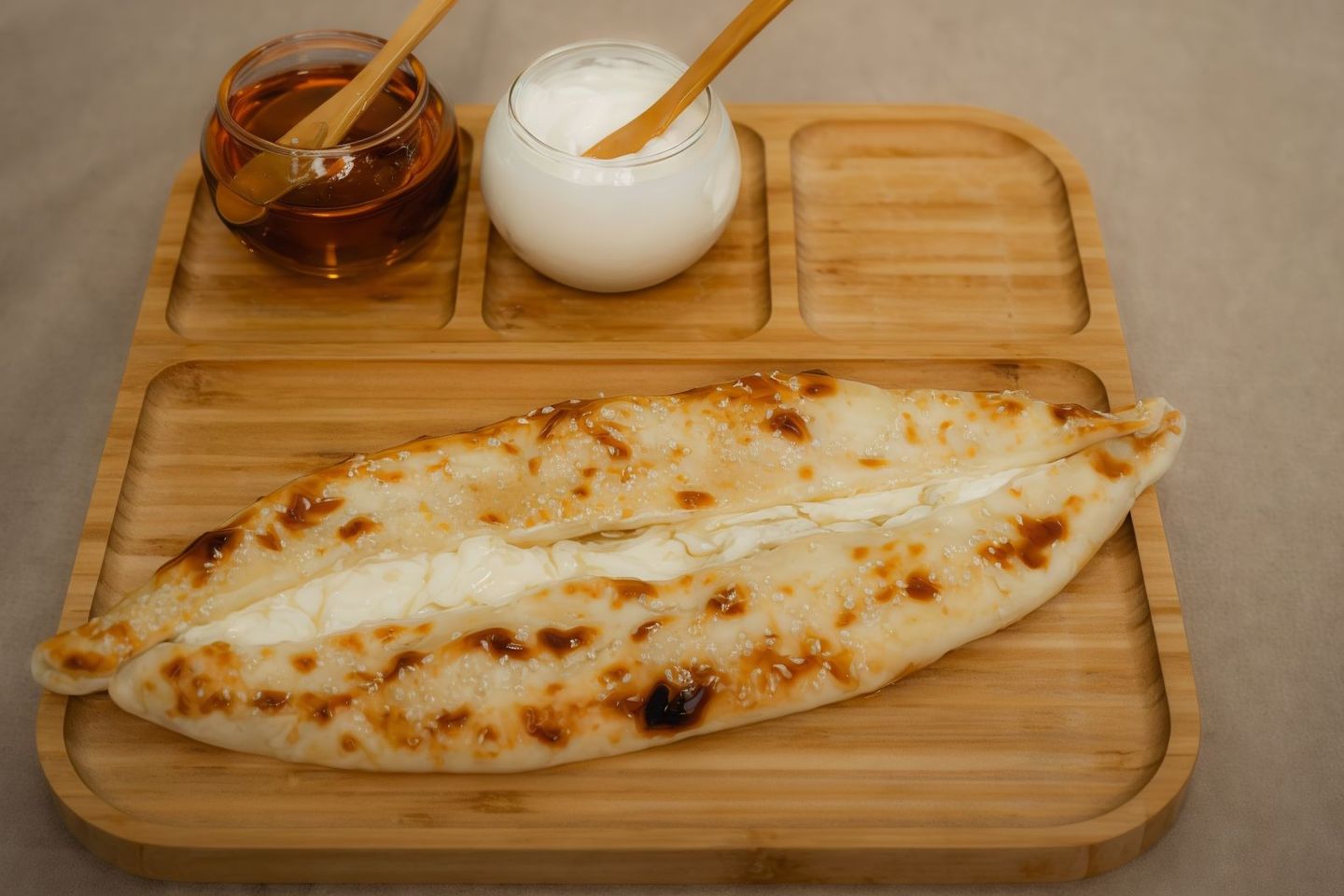 لبنة عسل