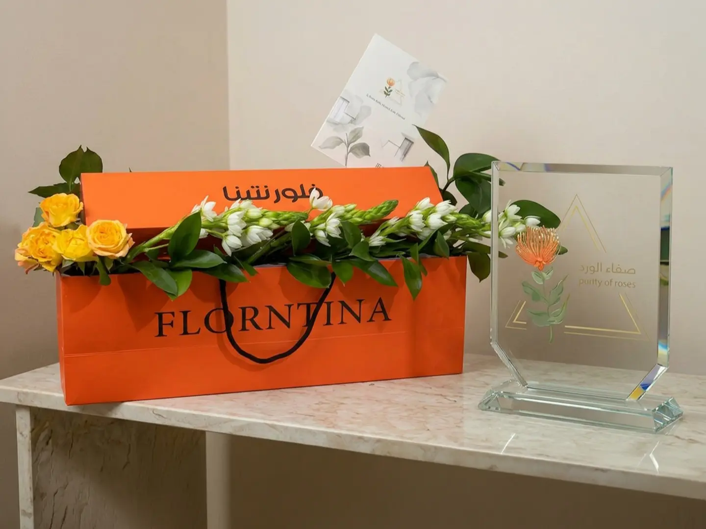 شوكلت من نوع فلورنتينا مع ورد رقم ٤