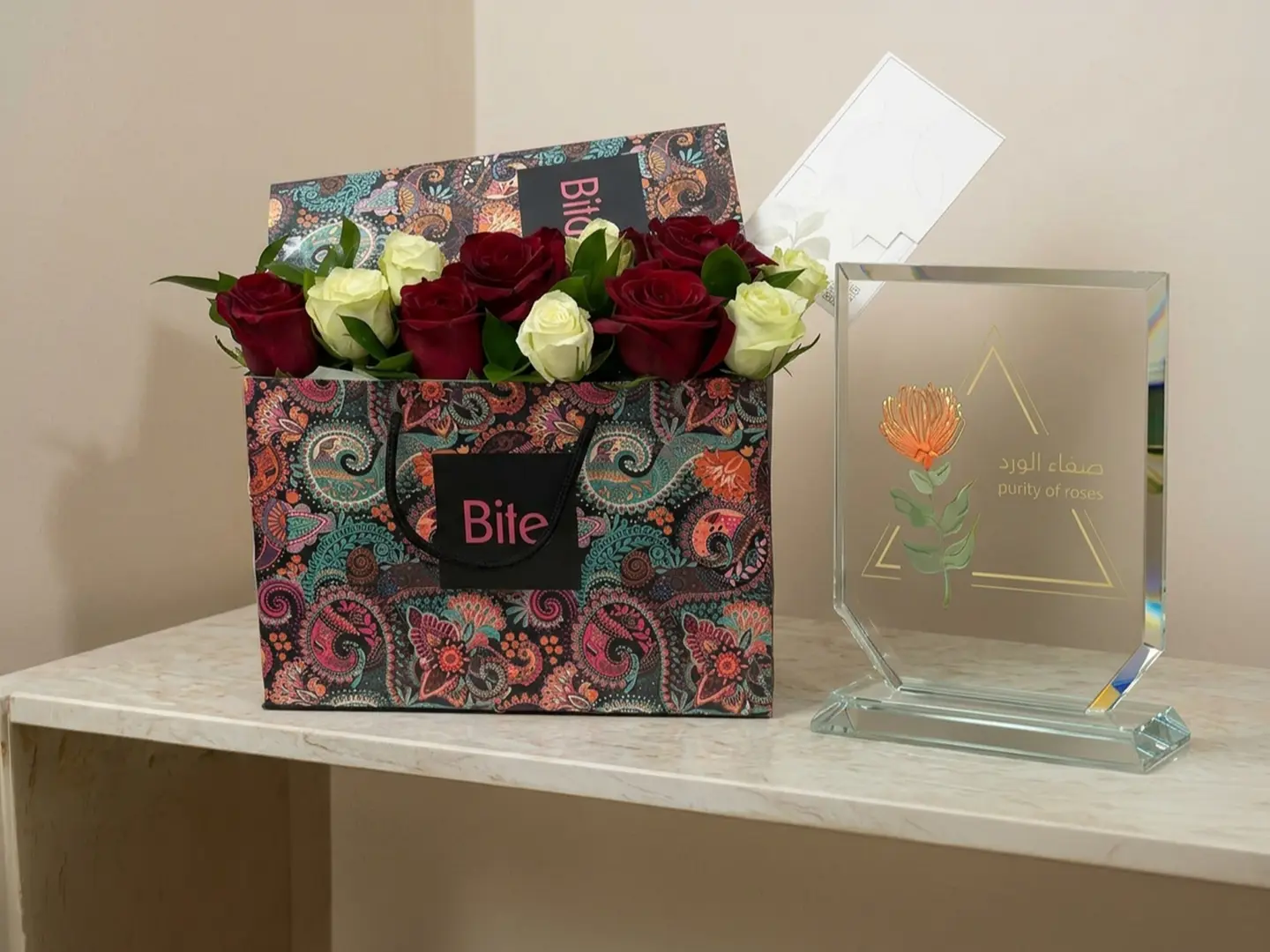 شوكلت مع ورد رقم 8