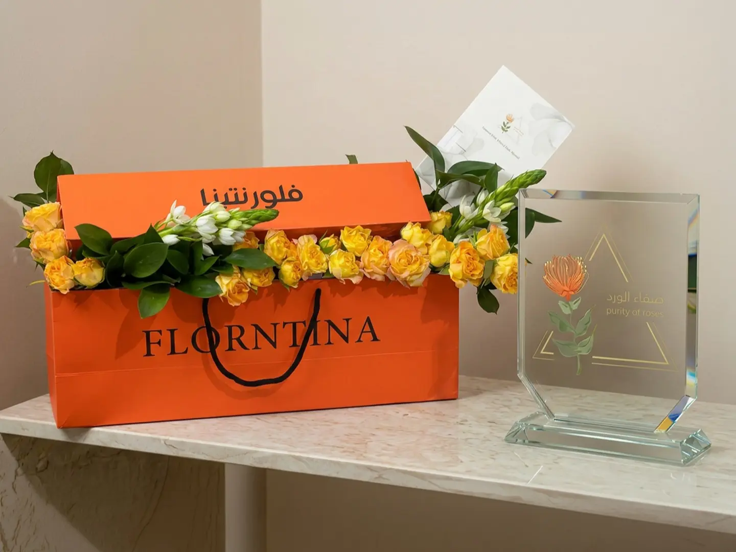 شوكلت من نوع فلورنتينامع ورد رقم ١٠