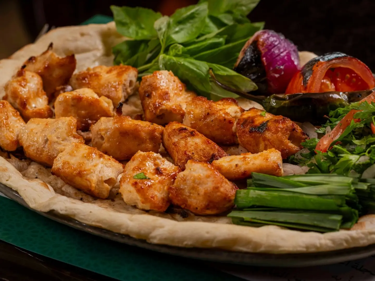 تكه دجاج شيش طاووق