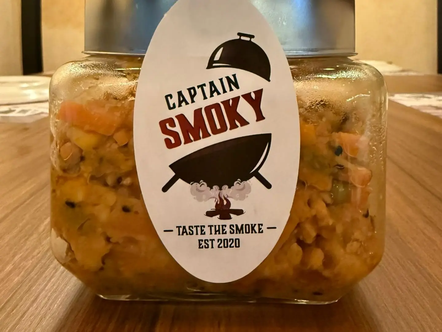 مخلل أشار كابتن سموكي