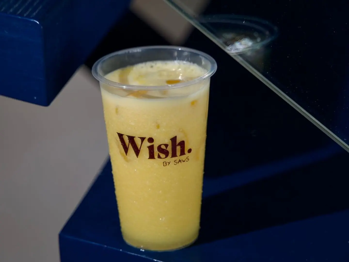 عصير التفاح الطازج