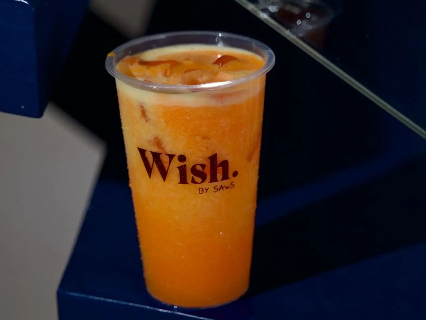 البرتقال الطازج والجزر