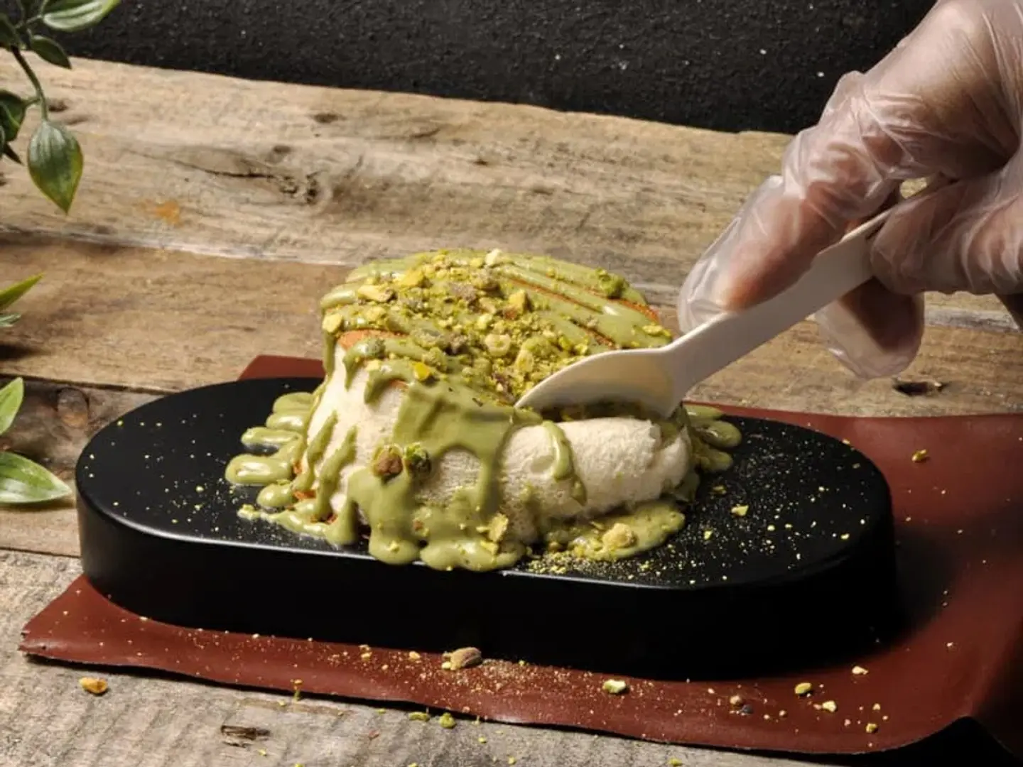 بان كيك بيستاشيو