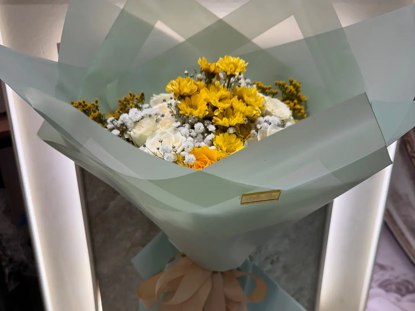 White And Yellow Roses