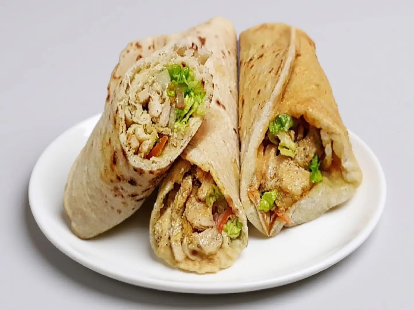 ساندوتش شاورما تورتيلا سبايسي