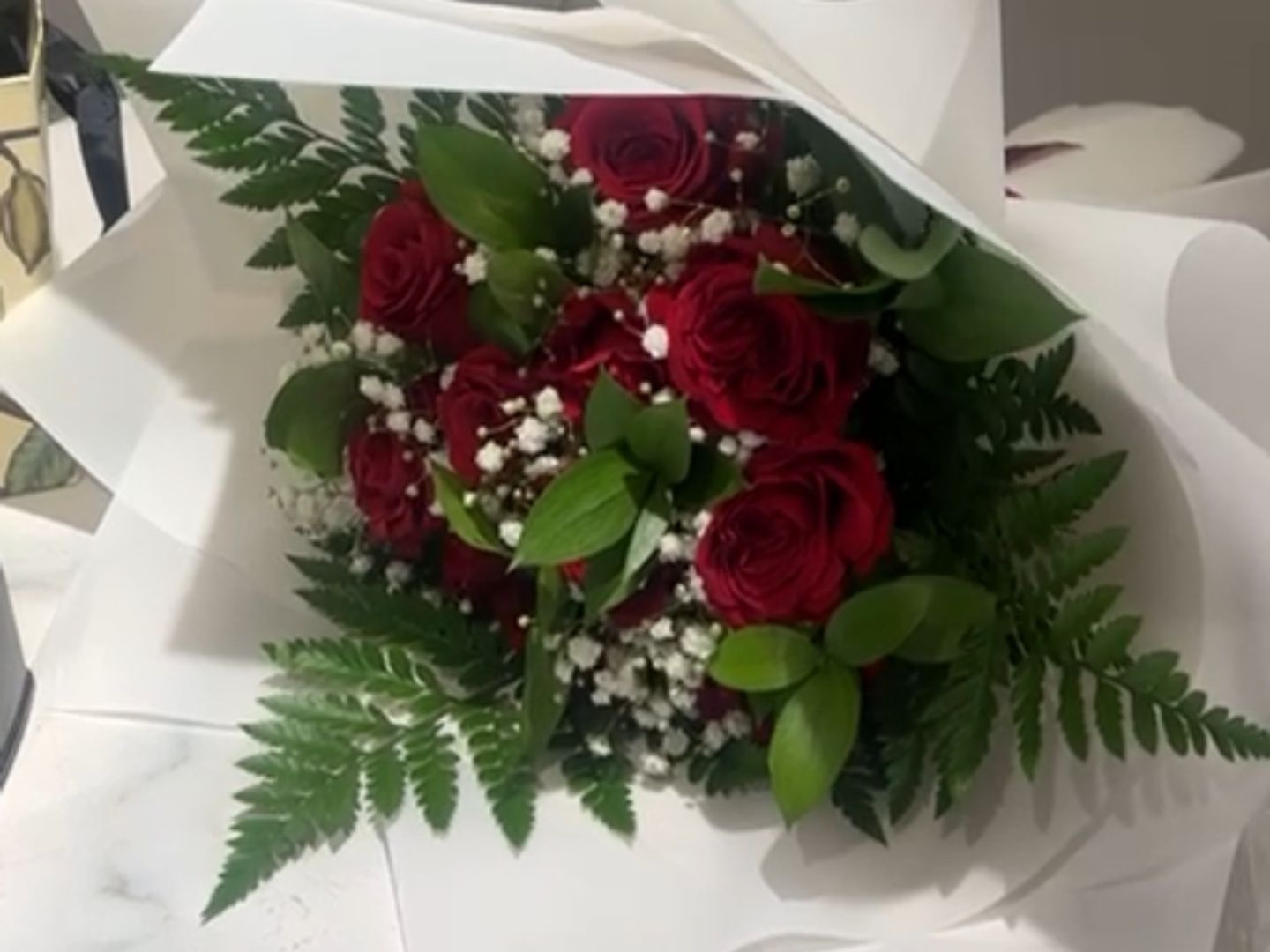 باقه احمر وسط