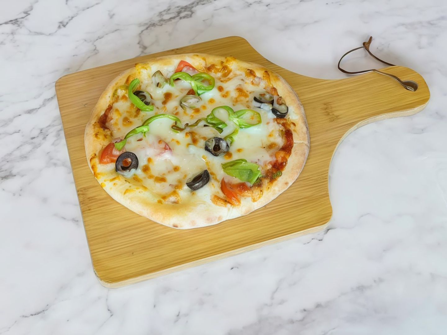 Vegetable Pizza - Medium