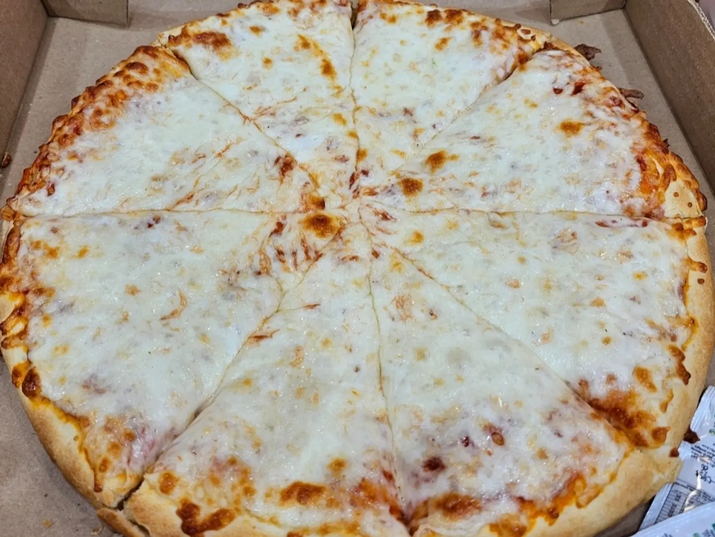 بيتزا بالجبنة