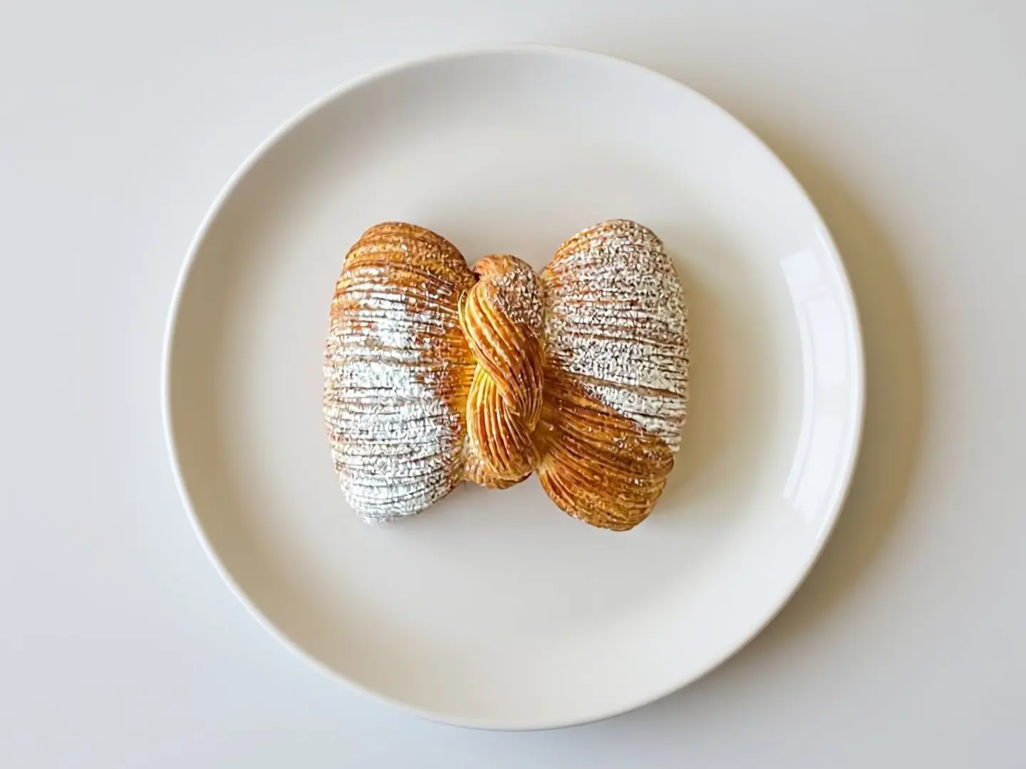 كاسترد كرواسون مع قهوة اليوم