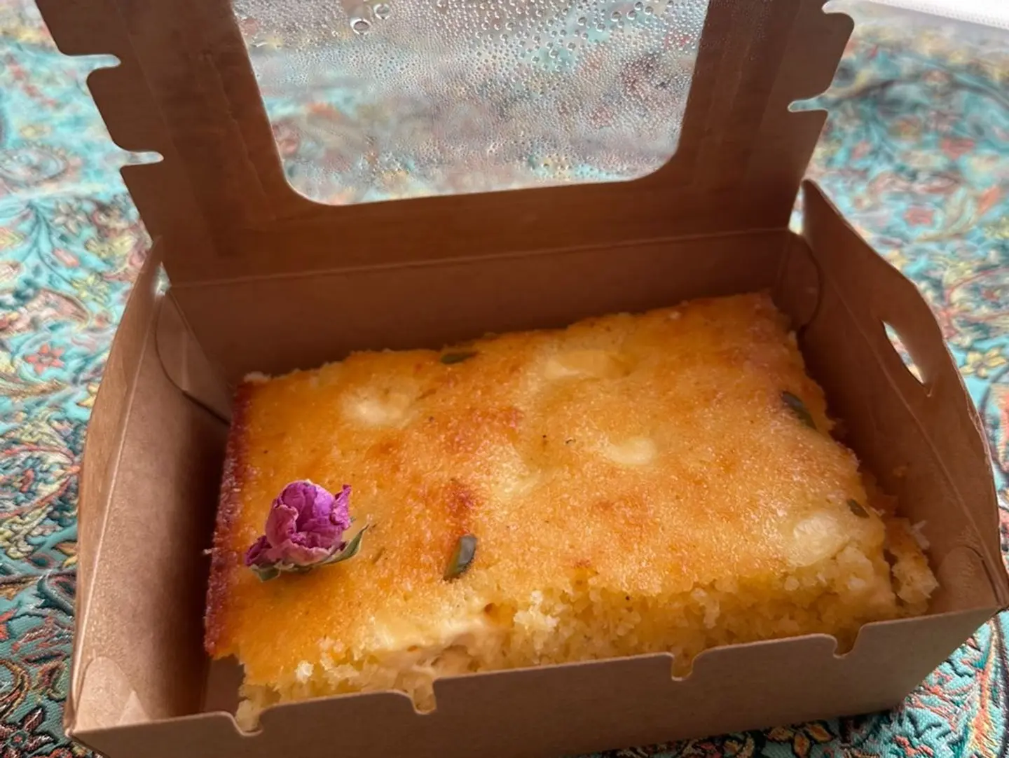 بسبوسة بالقشطة والجبن