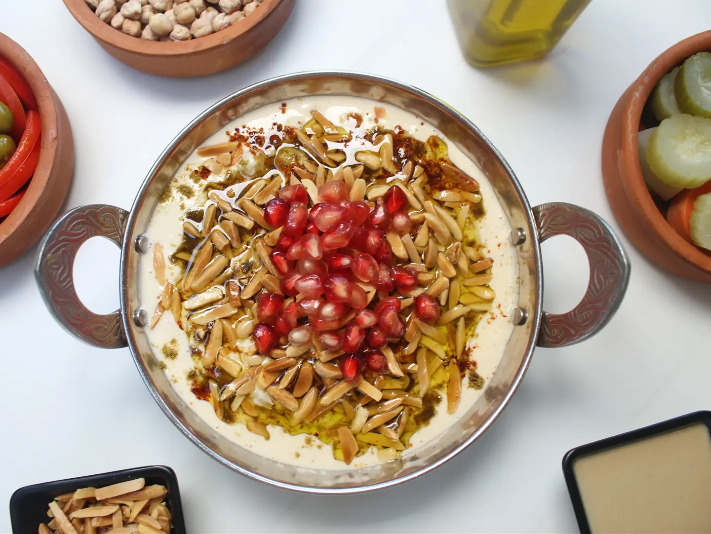فتة بالسمنة مع المكسرات
