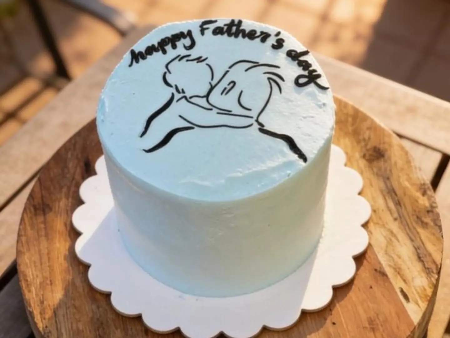 International Father's Day, 4 Inch Size, Two Layers Of Vanilla