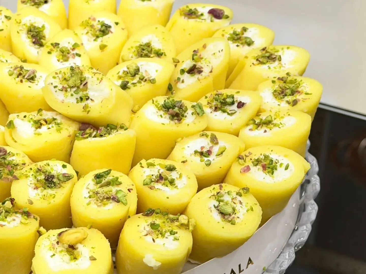 حلاوة بالجبن والقشطة العربية - كيلو