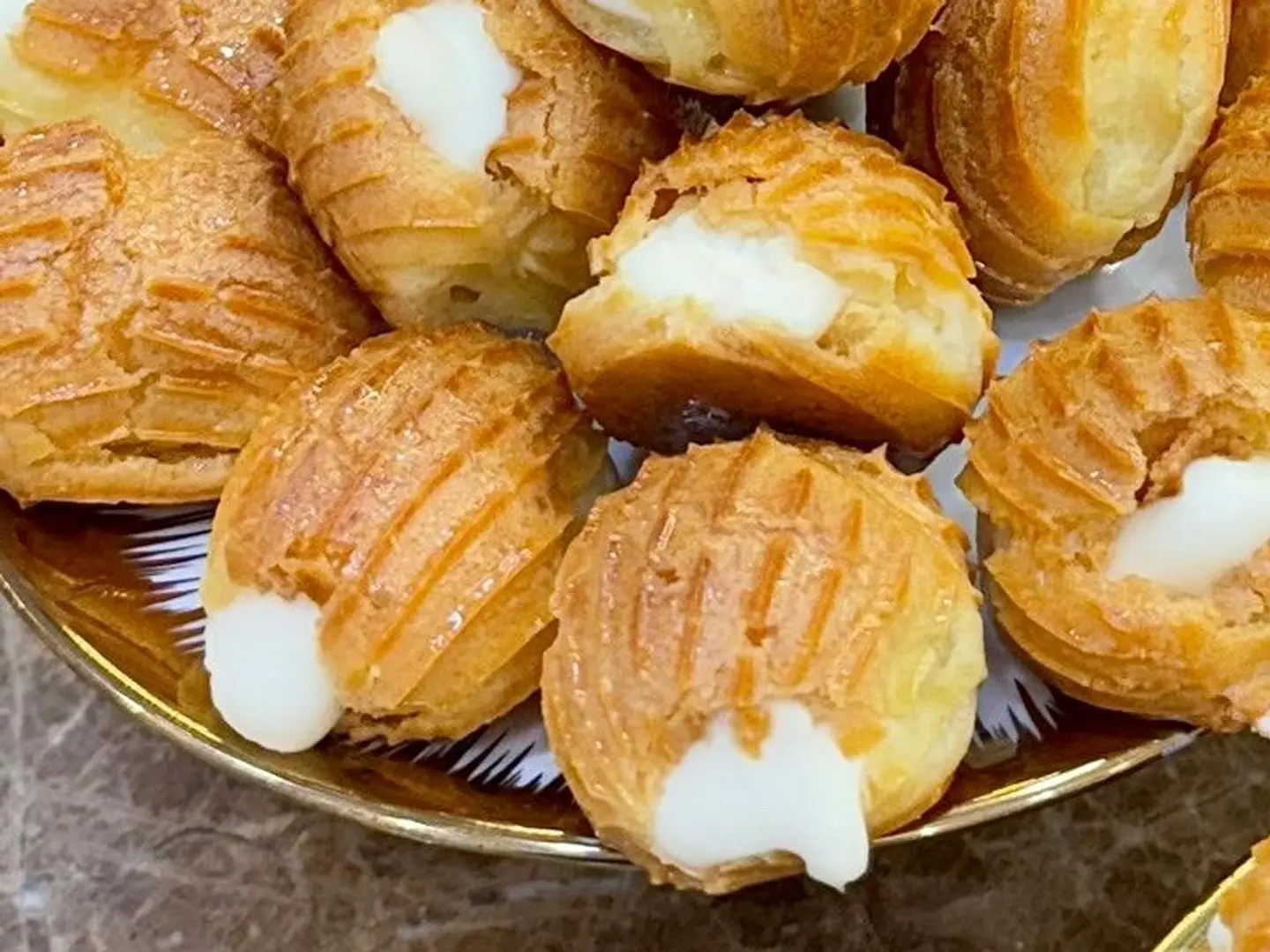 بلح الشام مشوي بحشوة الجبن السائل