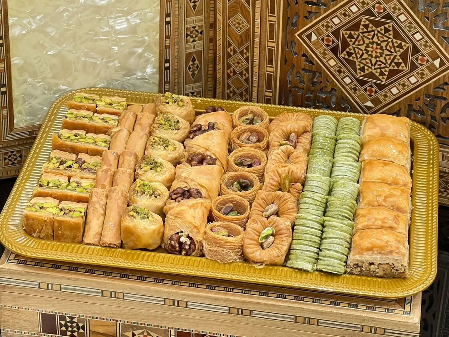 بقلاوة مشكل فاخر - كيلو