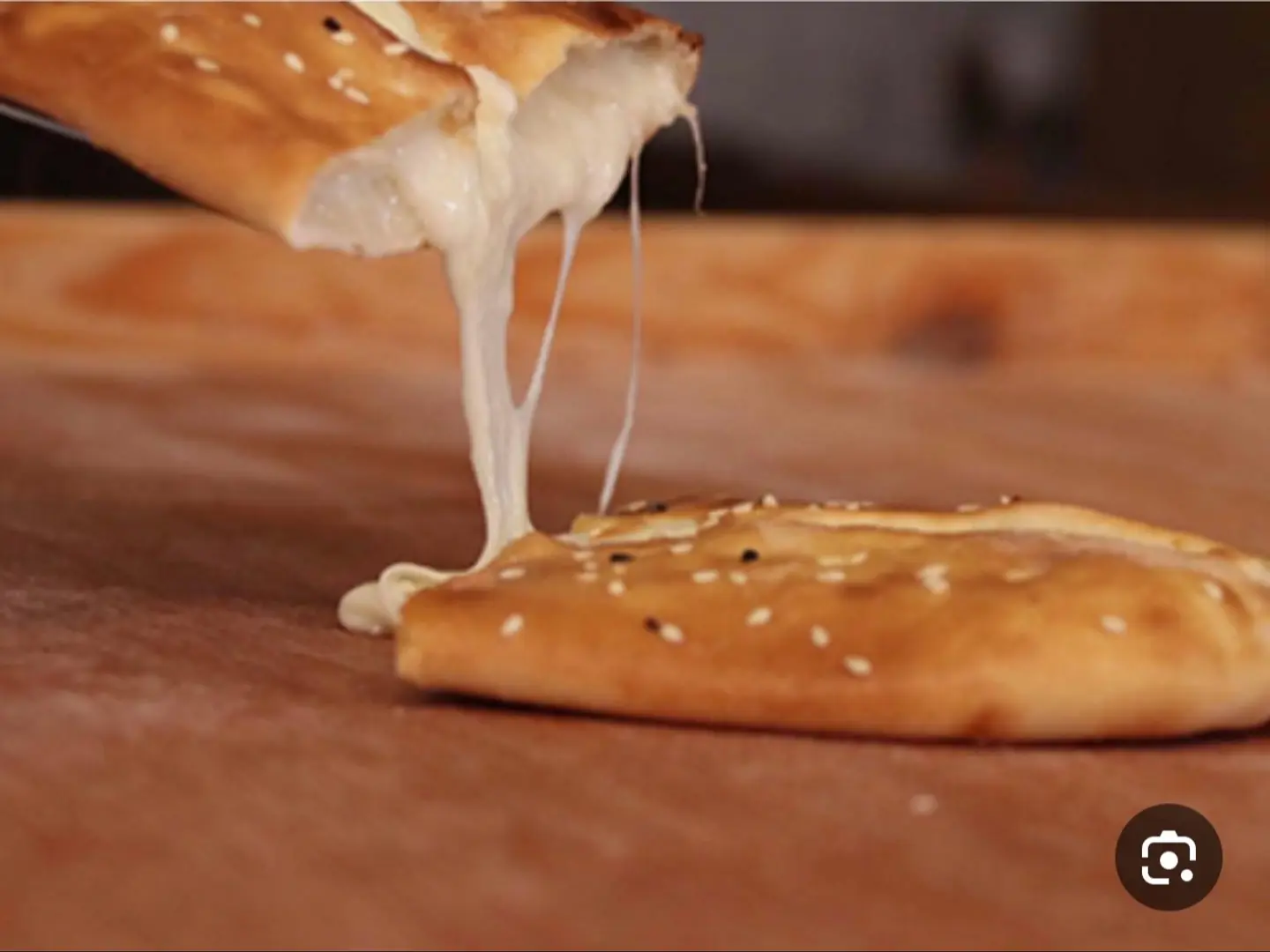 فطيرة جبن مزريلا