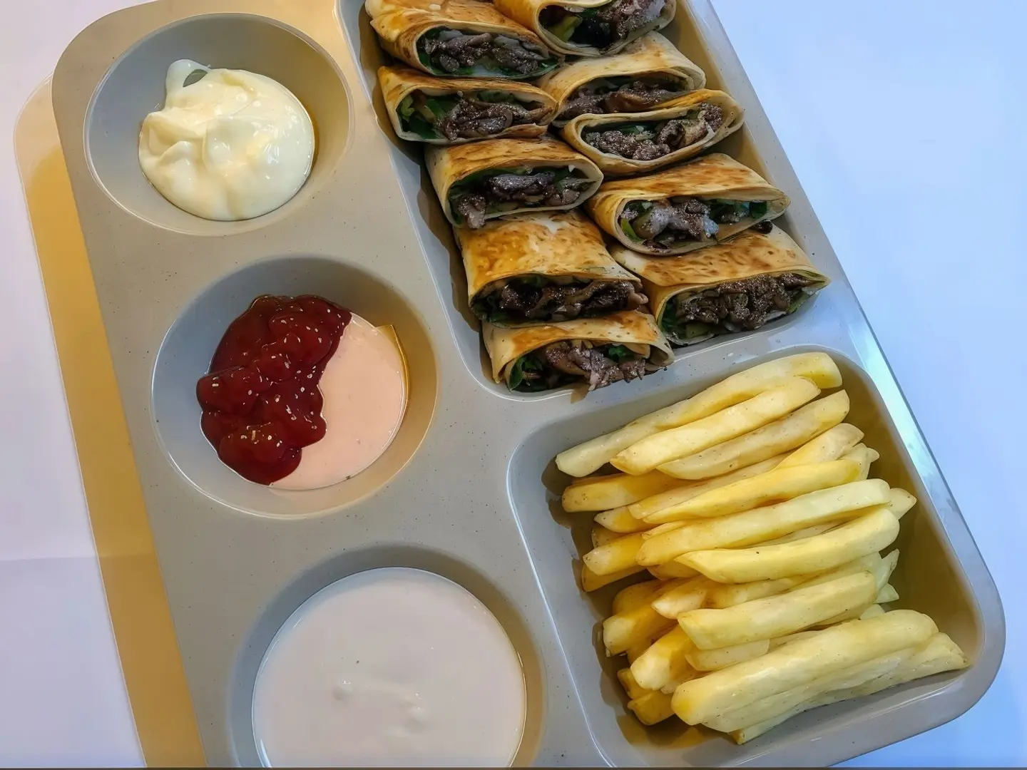 صحن شاورما لحم عربي