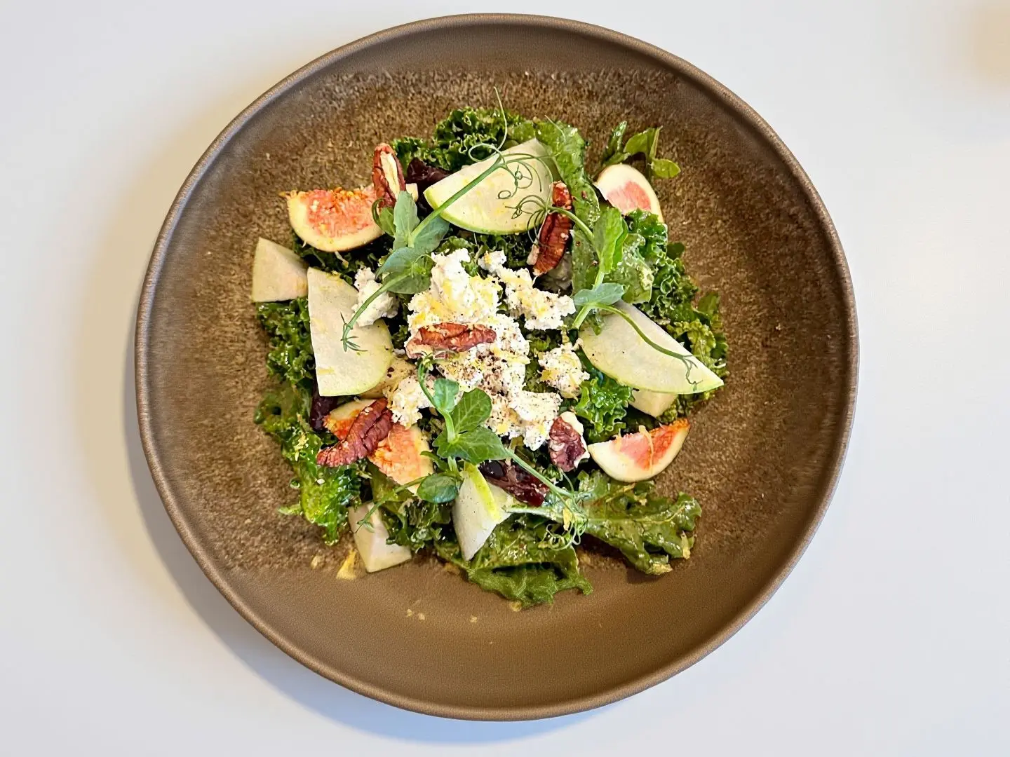 سلطة التين والتمر