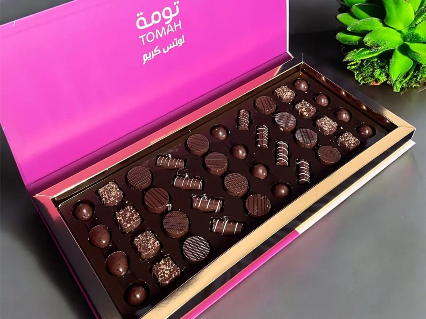 Lotus Cream, Large Size, With Special Pouch