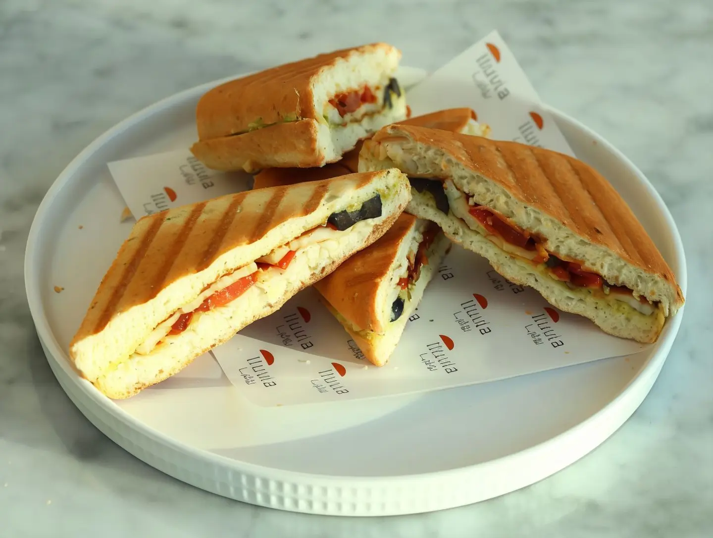 حلومي ساندوتش