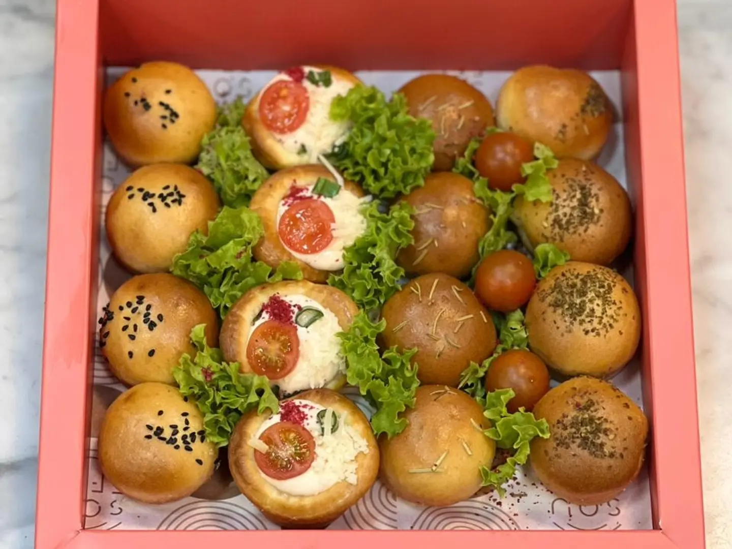 Mini Mini Mix Fatayir Box   16 Pieces