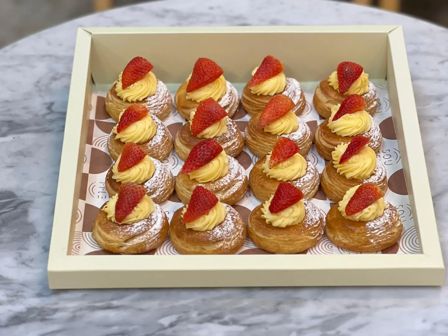 Mini Danish Strawberry Custard Box Large   16 Pieces