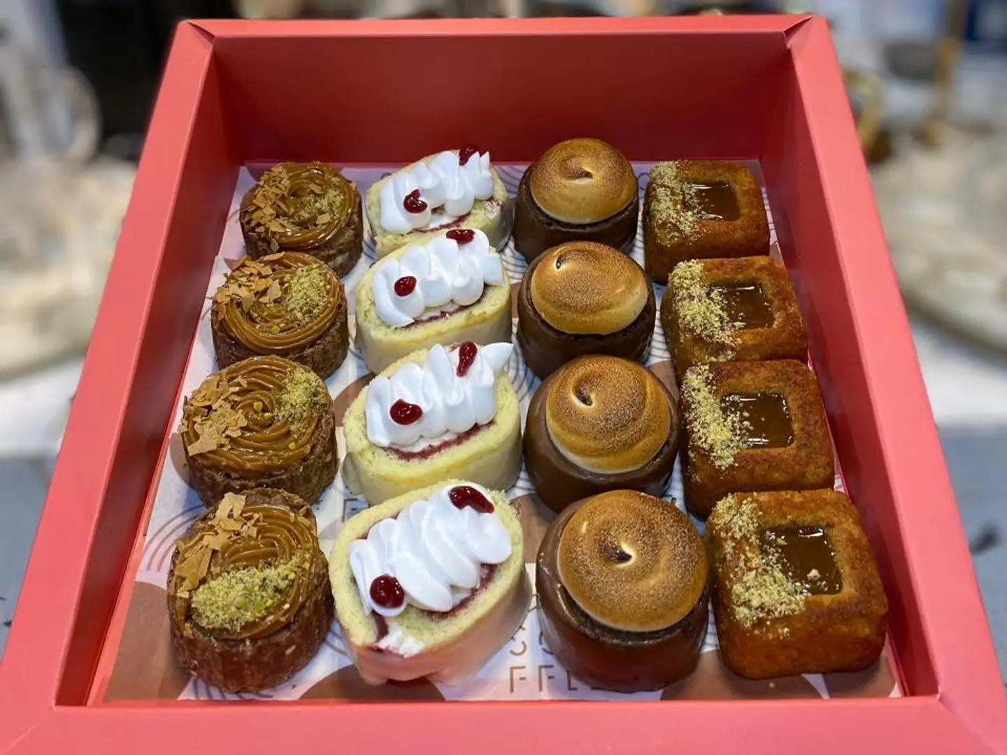 Small Sweet Box 16 Pcs