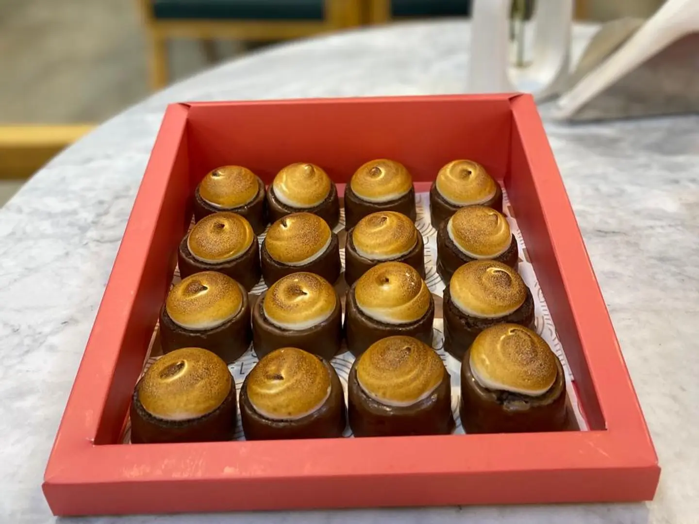 Marshmallow Brownies Box 16 Pcs