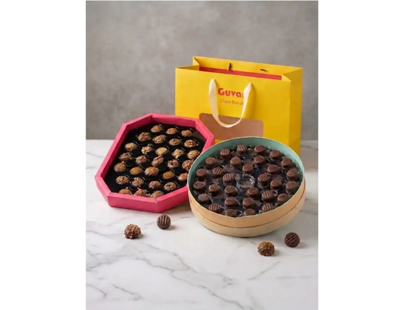 Rahash Package Petits Fours And Chocolate