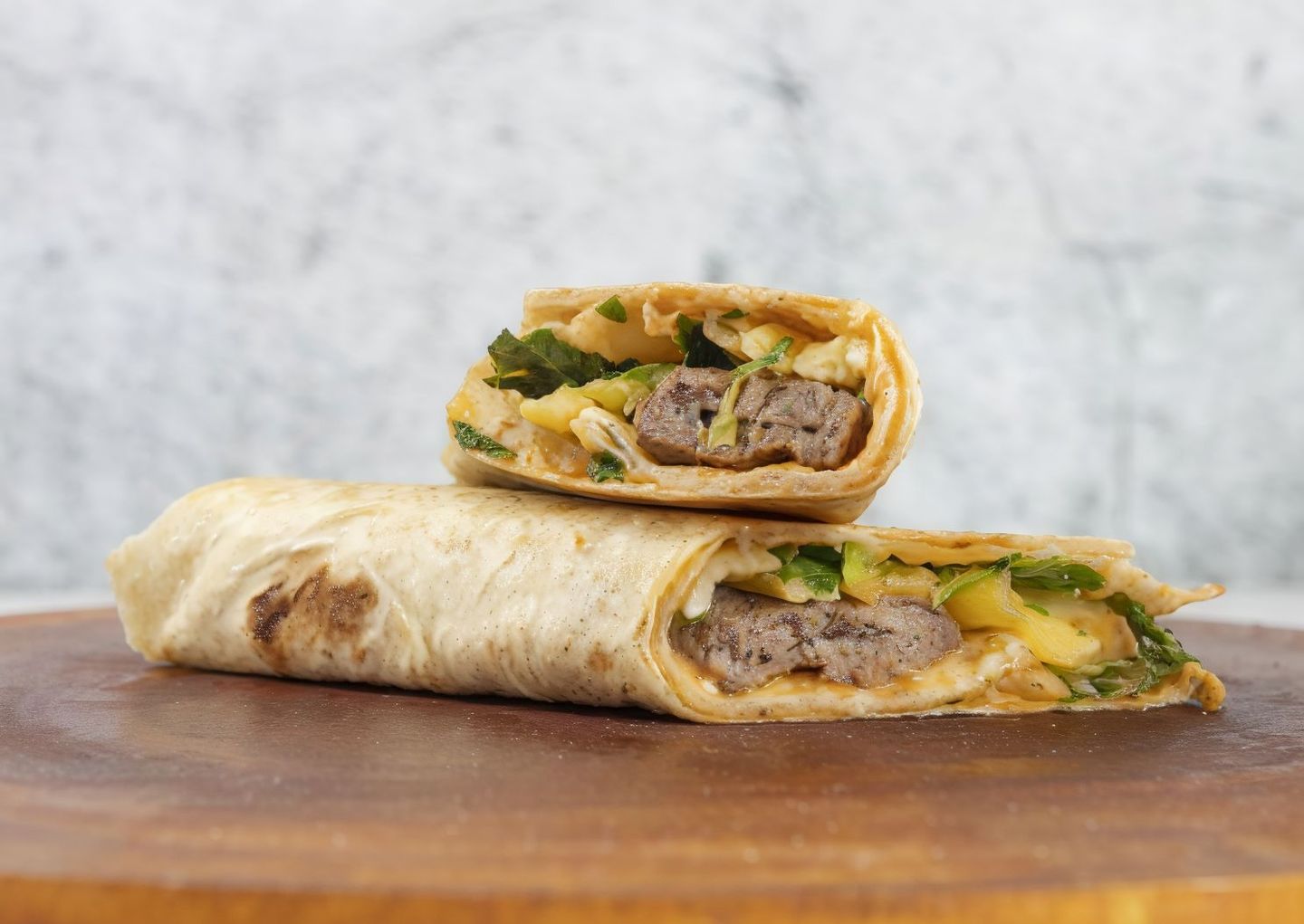 عربي كباب لحم بالحمص والطحينة