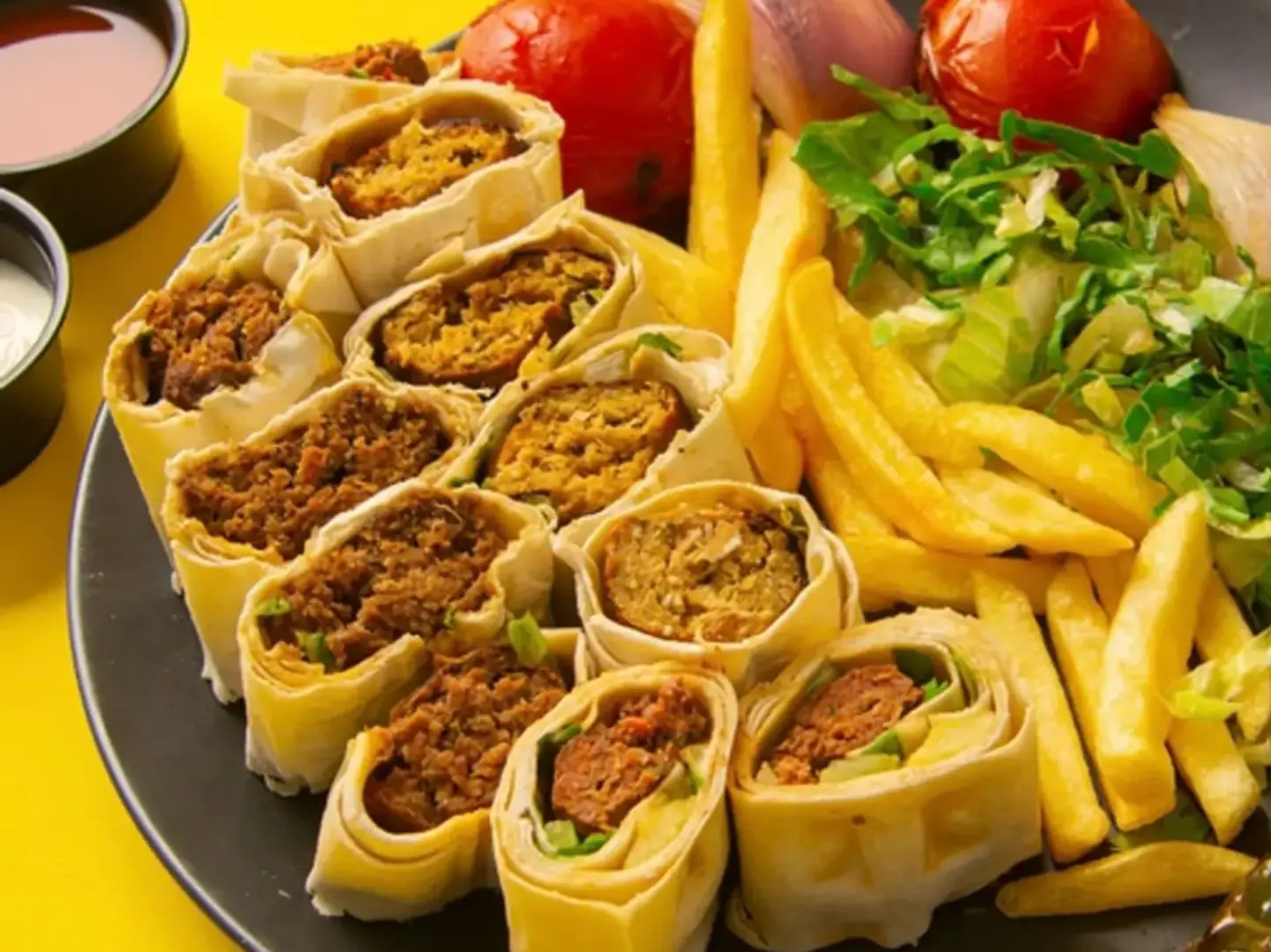 عربي كباب لحم دبل بالحمص والطحينة